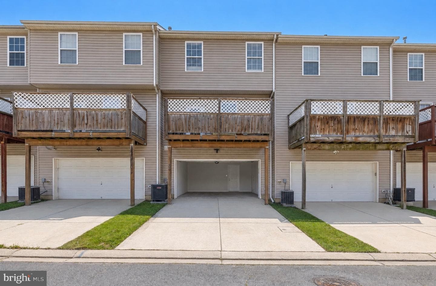 884 Lowe Road photo 24