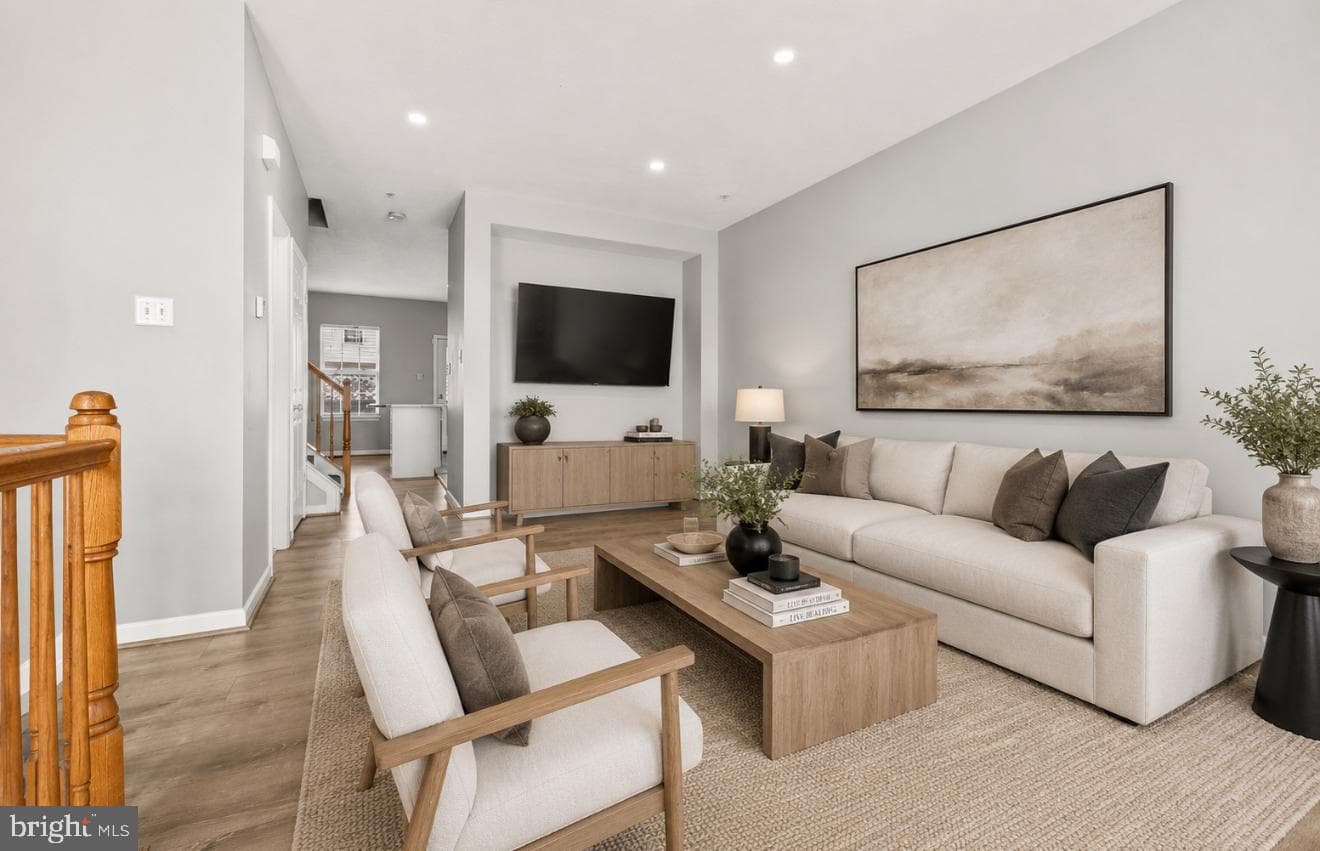 884 Lowe Road photo 8