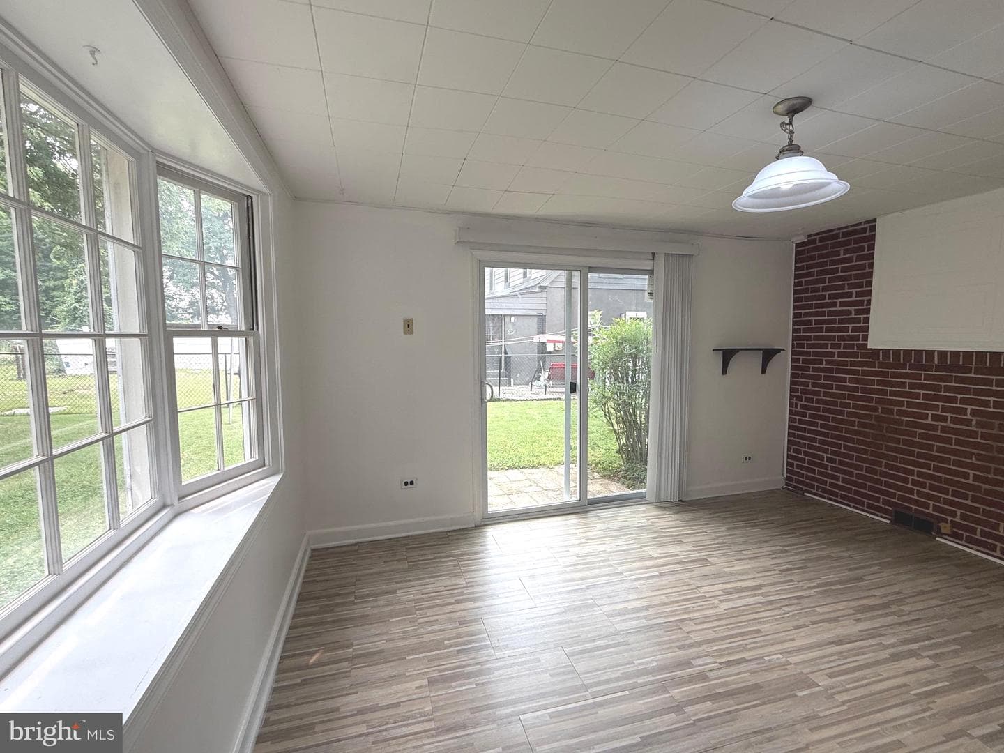 7915 Rolling View Avenue photo 59
