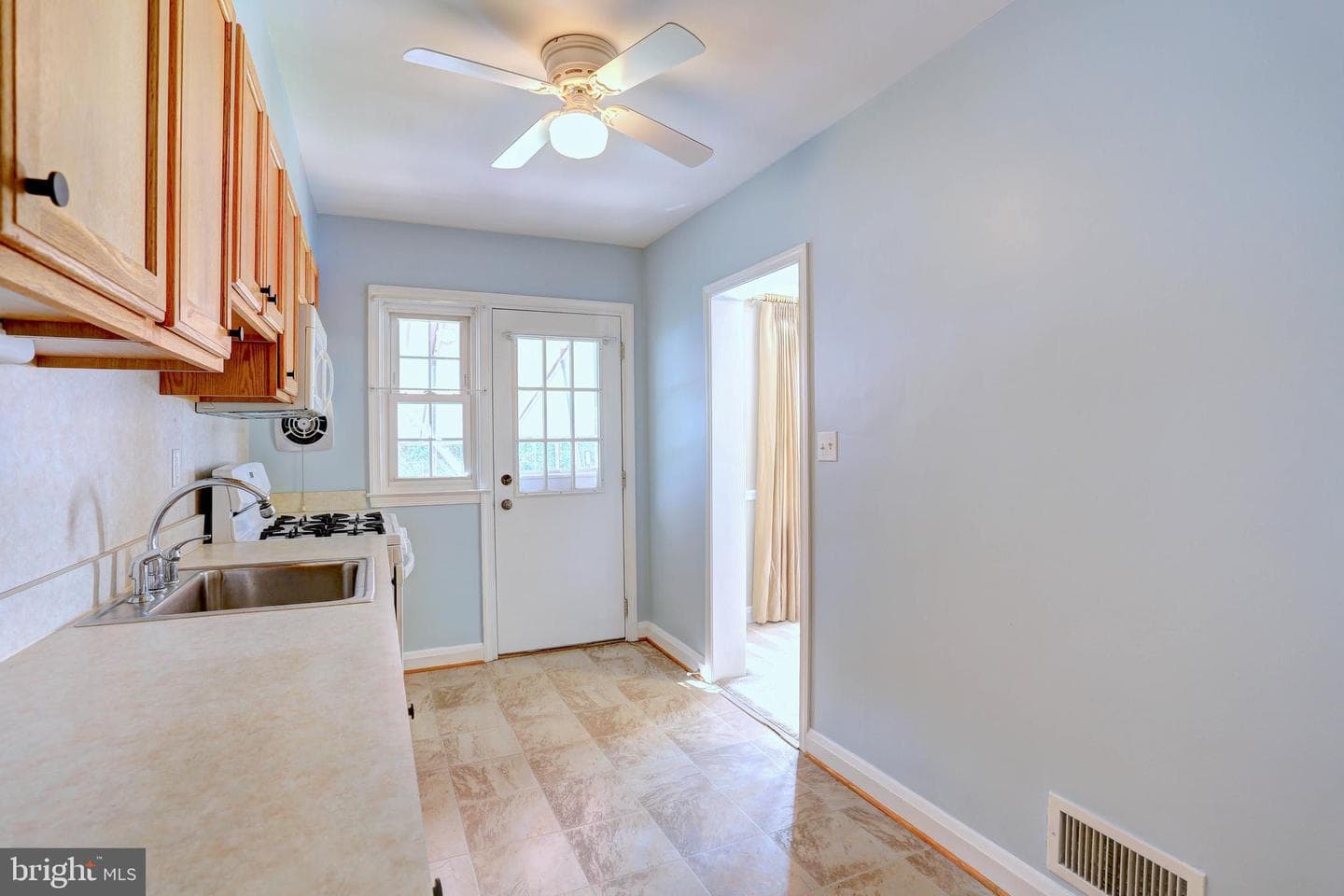 831 Bosley Avenue photo 10