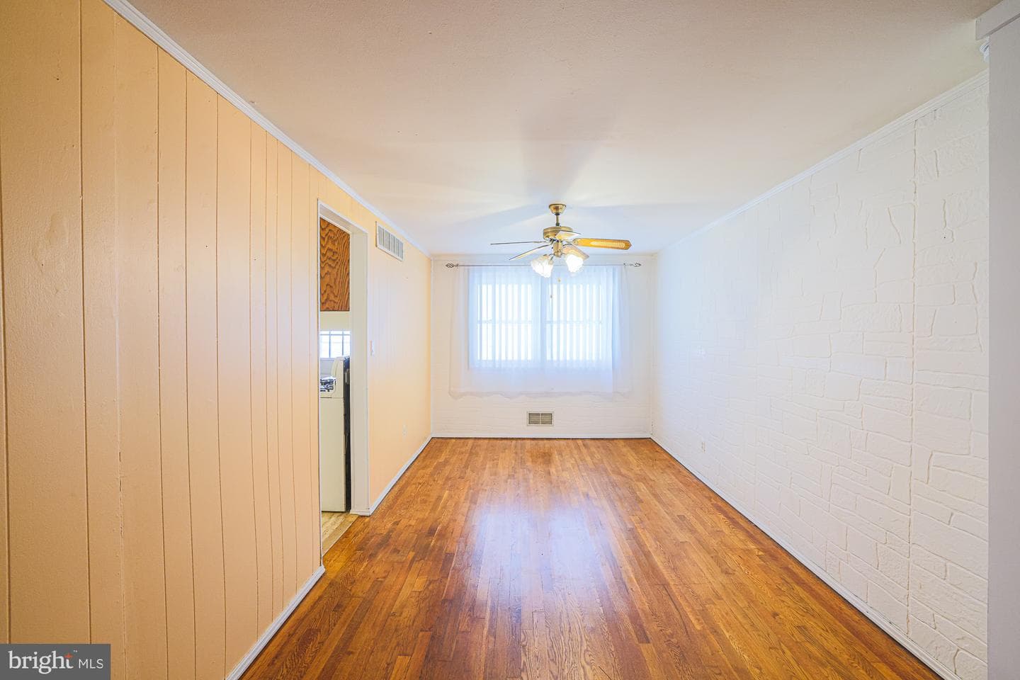 1021 Foxchase Lane photo 14