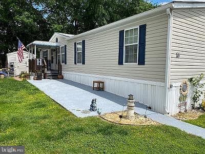 14 Thomas Lane photo 1