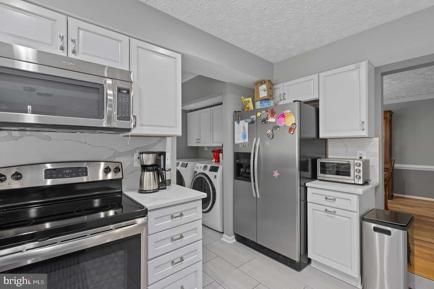 2725 Moores Valley photo 4