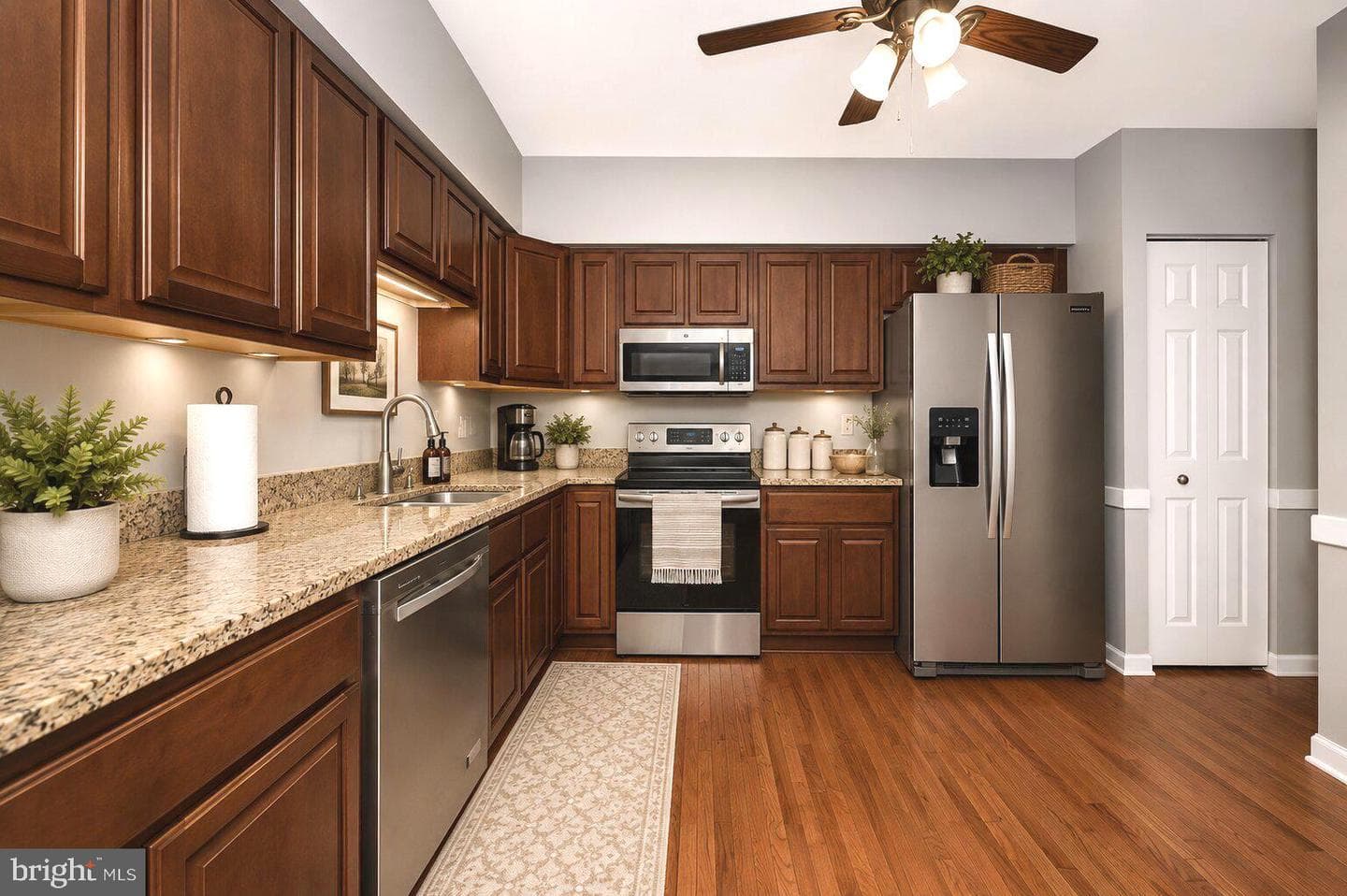 2309 Wonderview Road photo 5