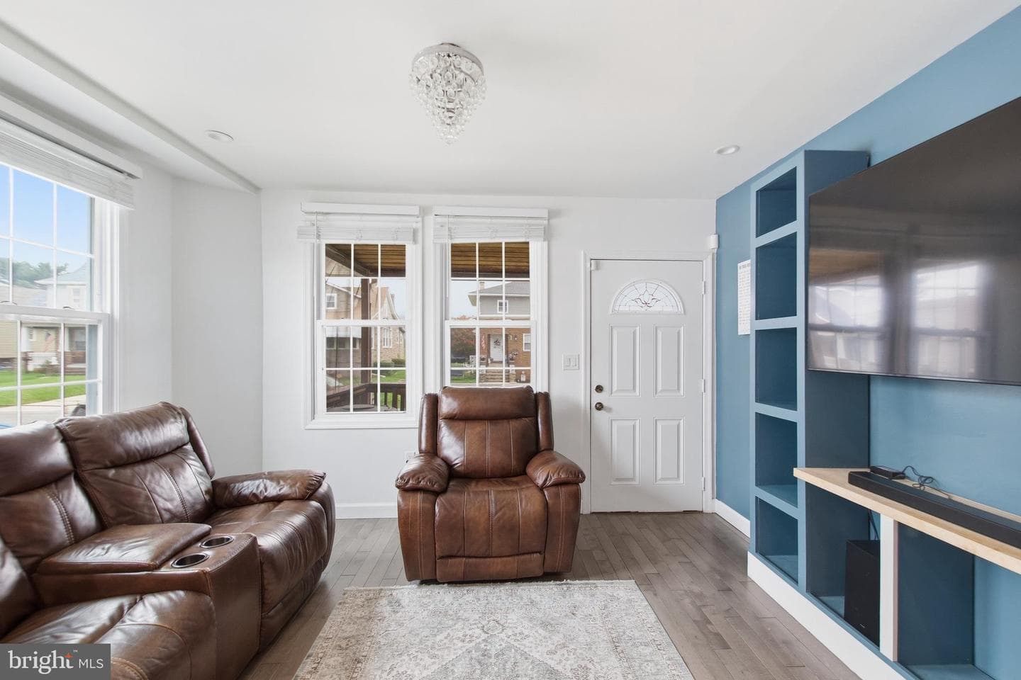 1742 Leslie Road photo 10