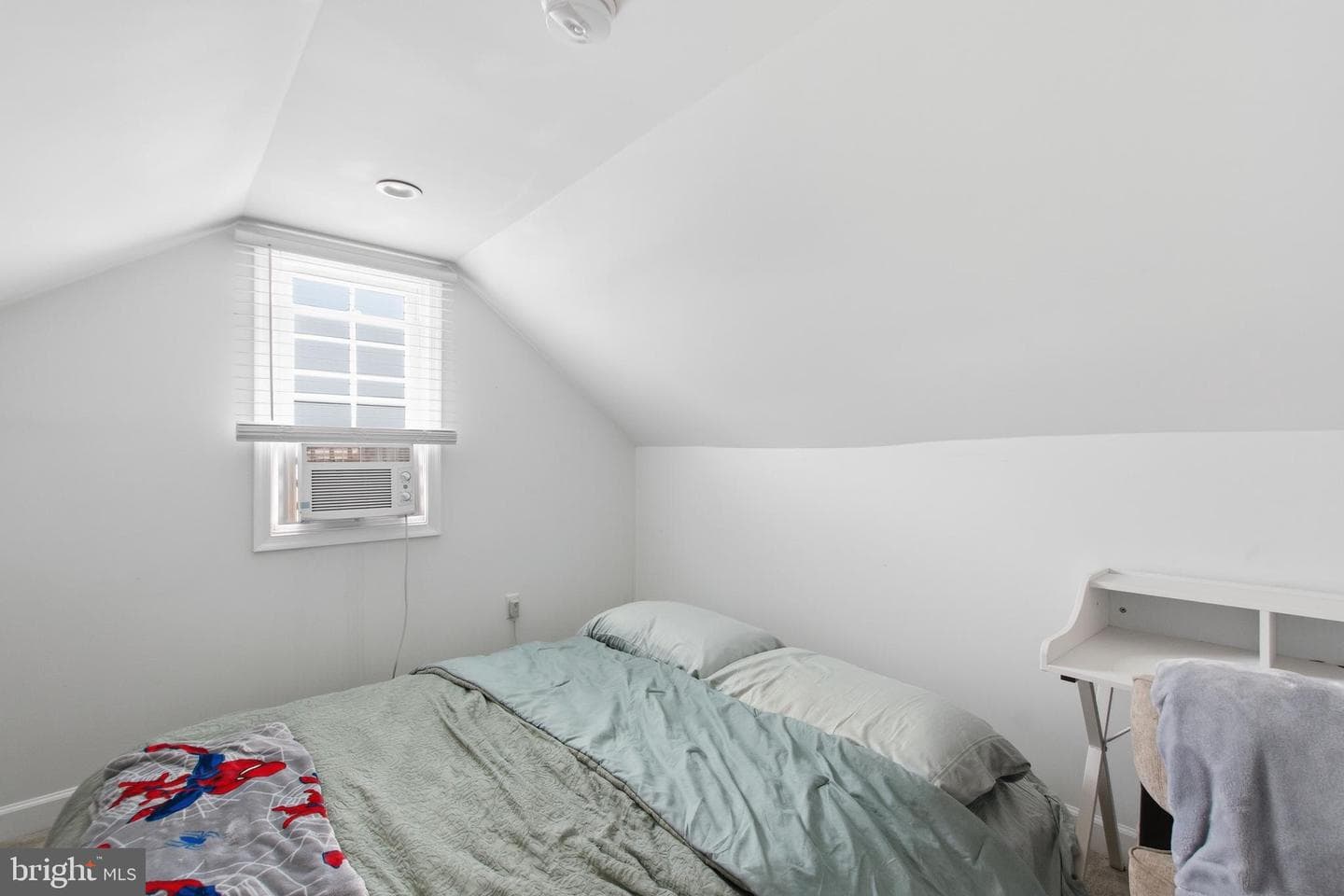 1742 Leslie Road photo 24