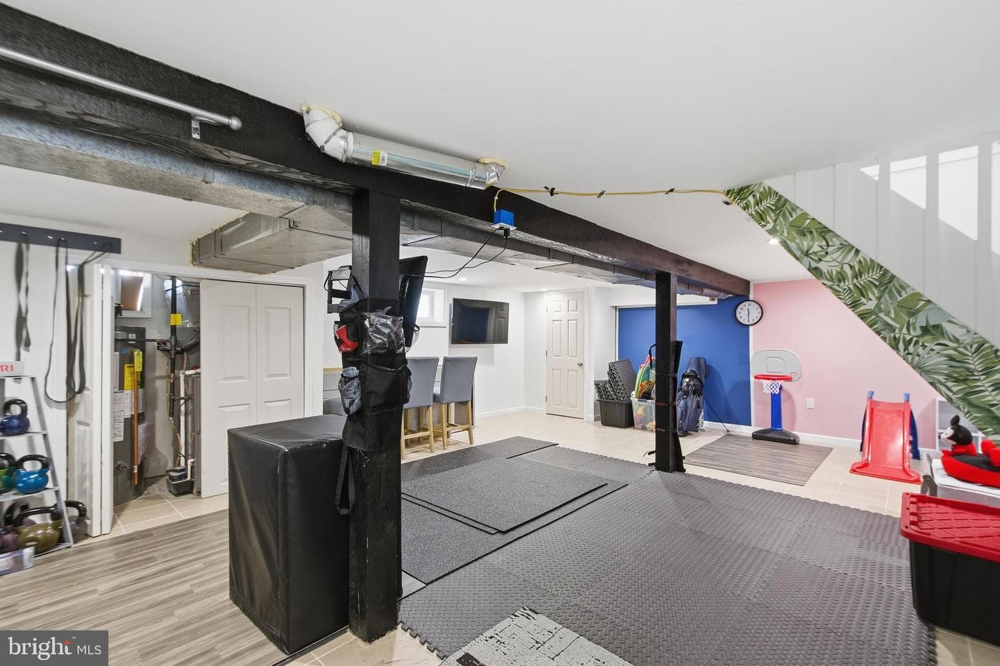 1742 Leslie Road photo 27