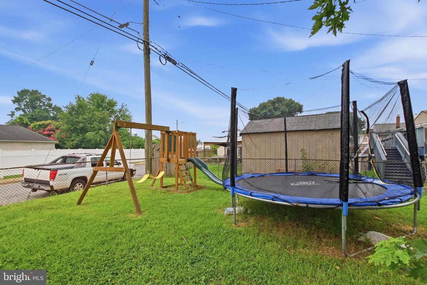 1742 Leslie Road photo 37