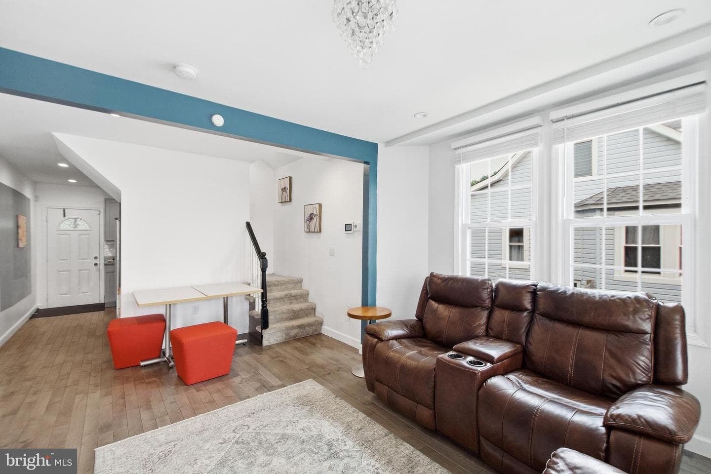 1742 Leslie Road photo 6