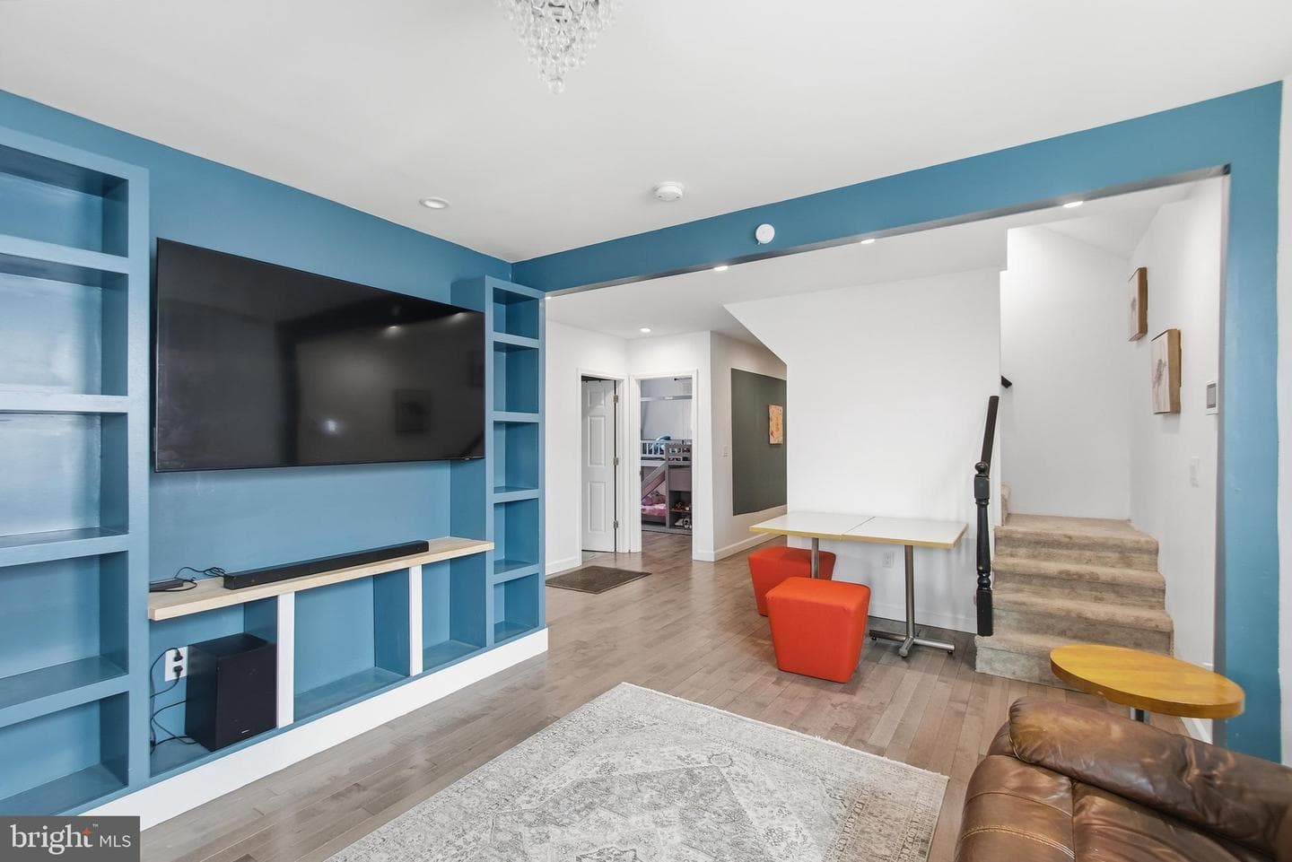 1742 Leslie Road photo 9
