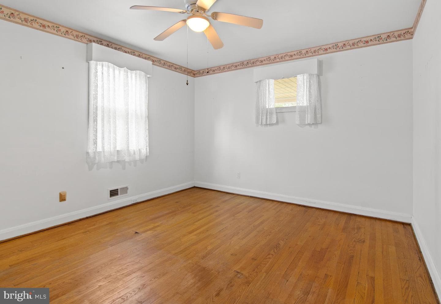 2812 Jomat Avenue photo 27