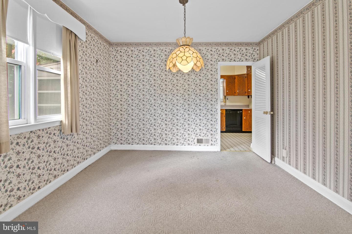 2812 Jomat Avenue photo 9