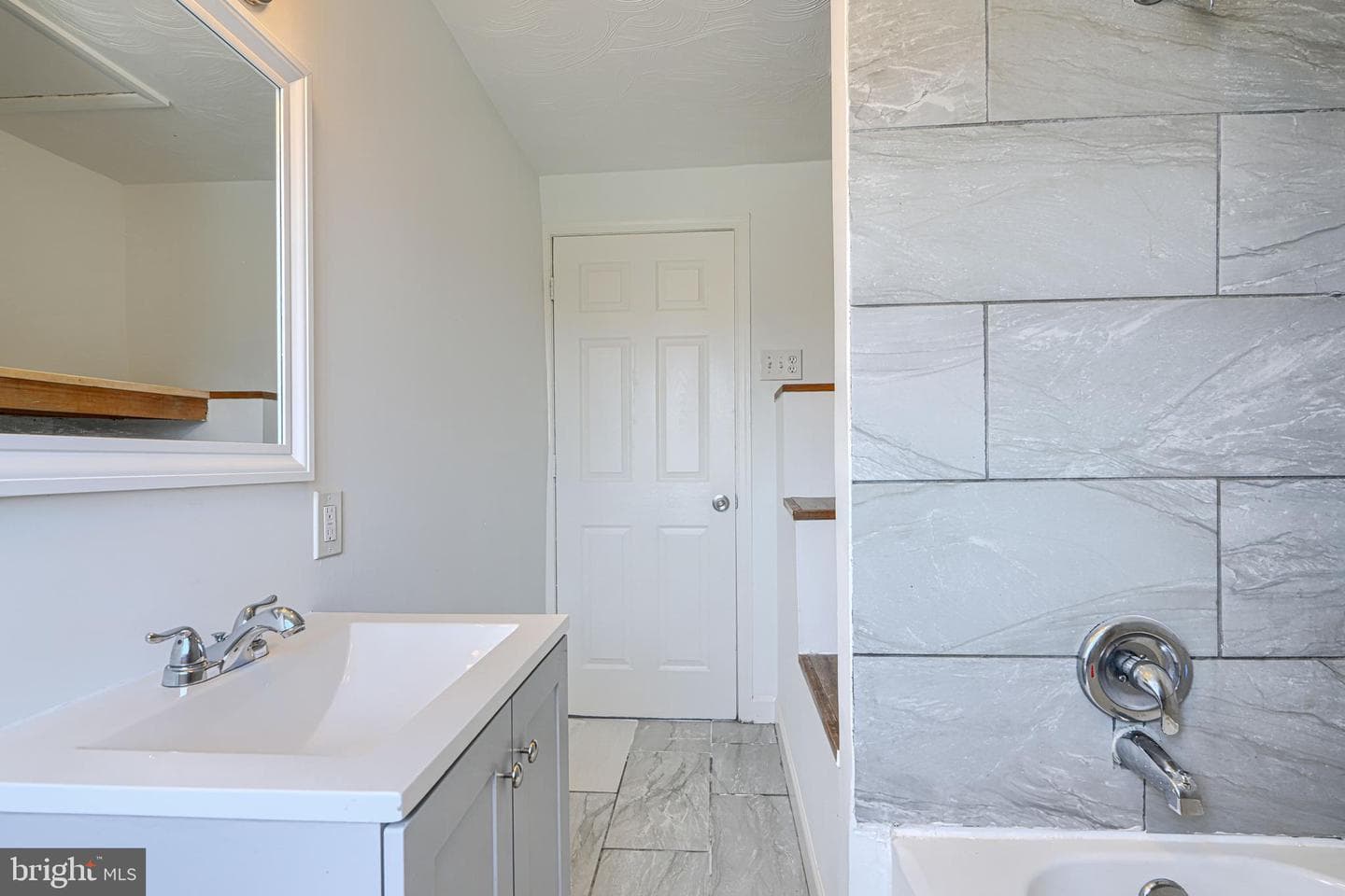 7827 Harold Road photo 30