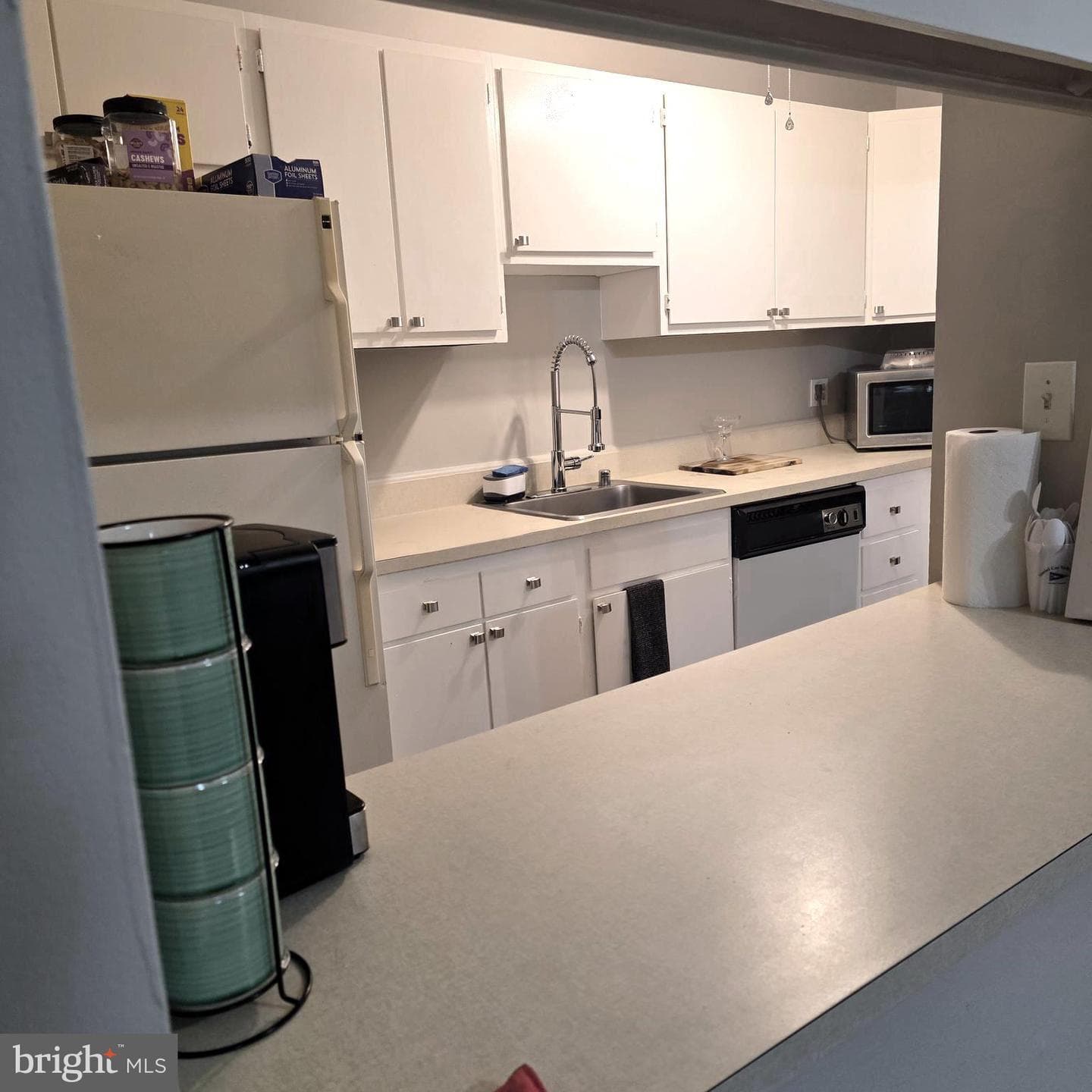 200 Erin Way #202 photo 3