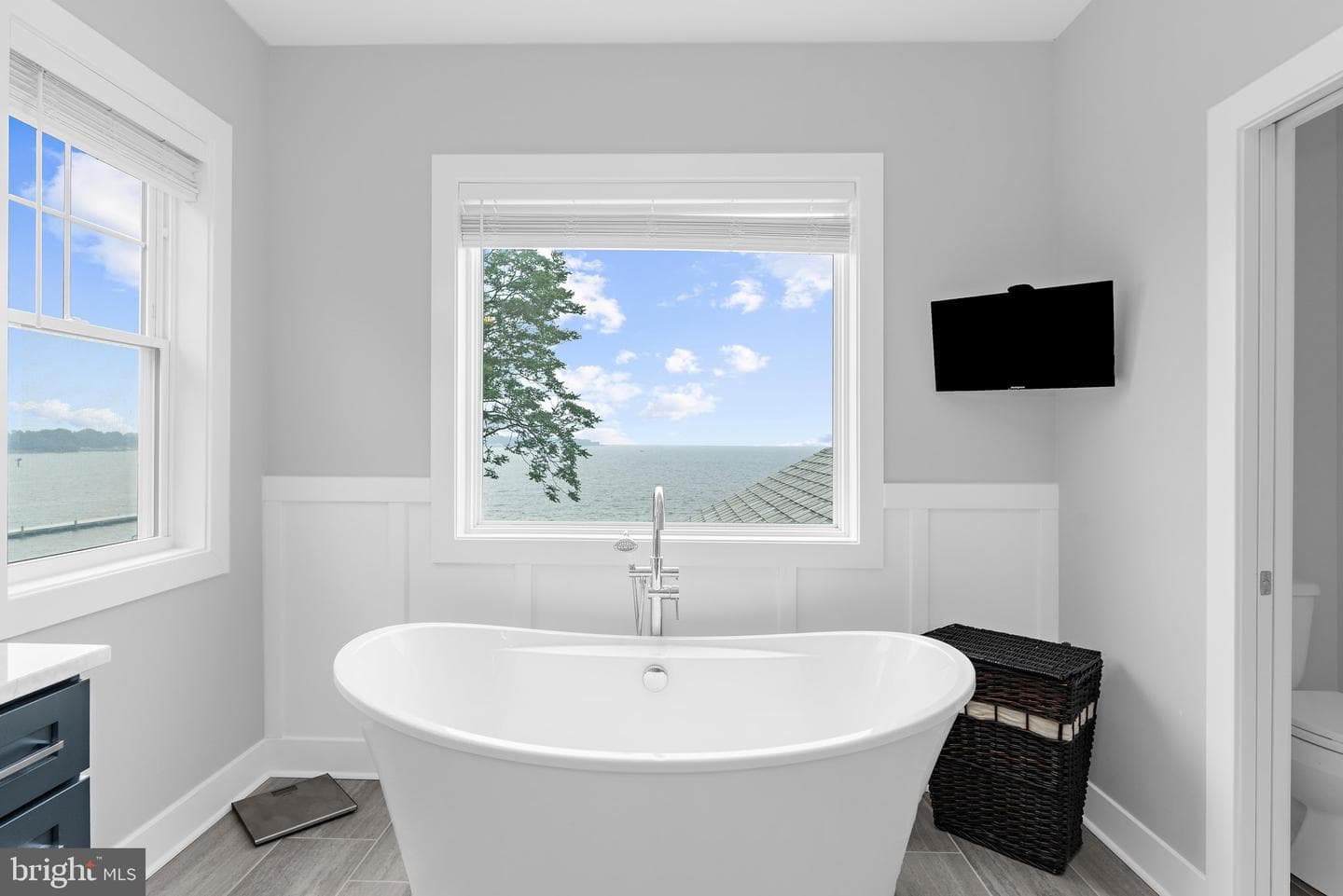 7429 Bay Front Road photo 32