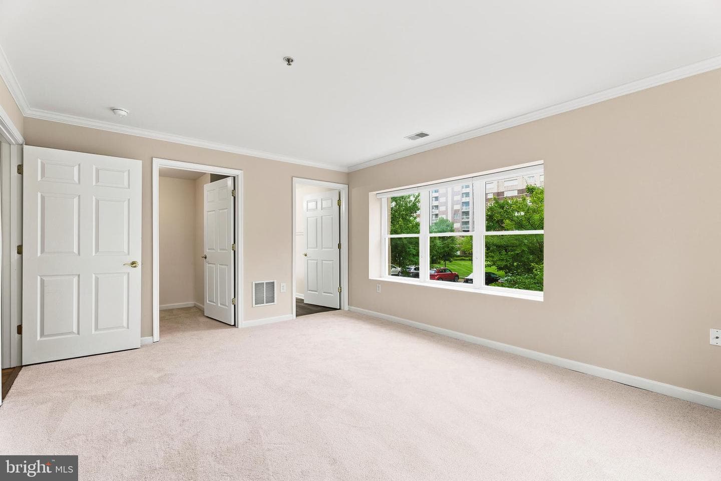 12240 Roundwood Road #203 photo 24