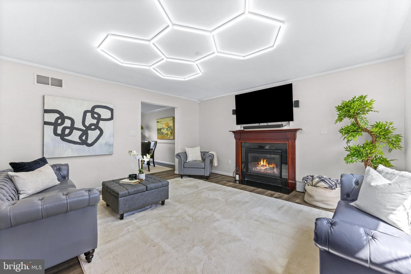 1439 Goodwood Avenue photo 6