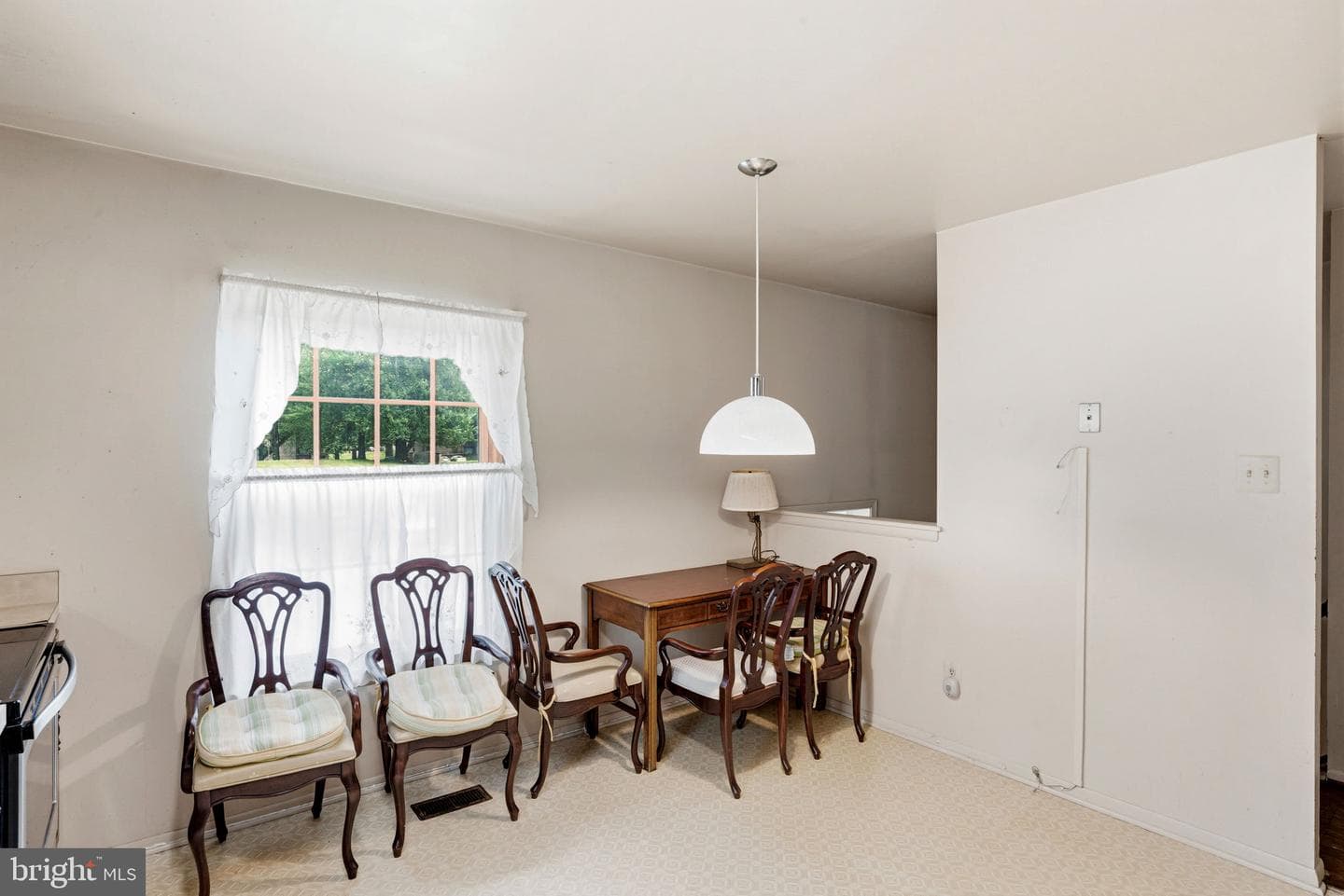 28 Valley Crossing Circle photo 11