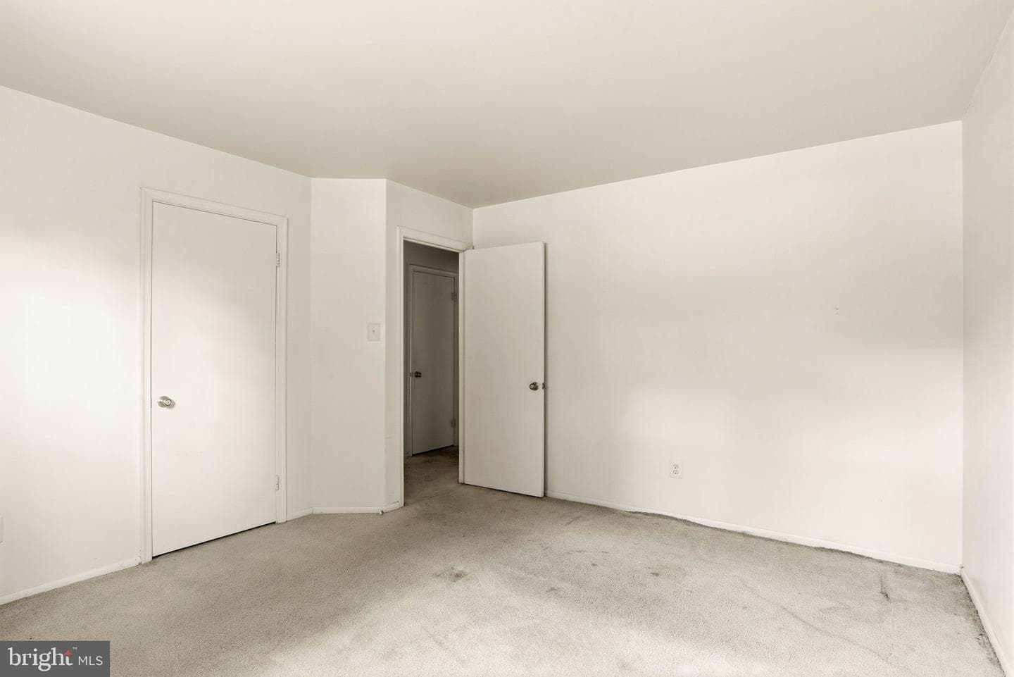 28 Valley Crossing Circle photo 16