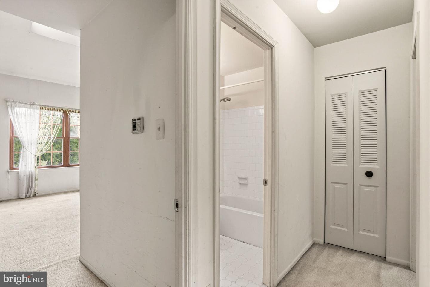 28 Valley Crossing Circle photo 20