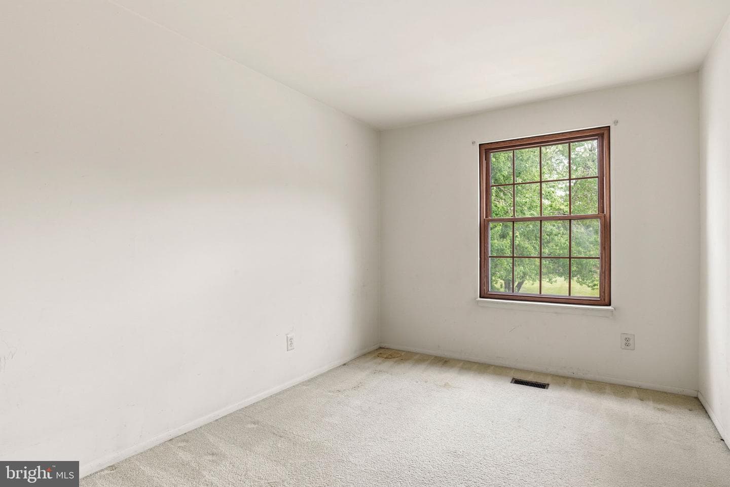 28 Valley Crossing Circle photo 23