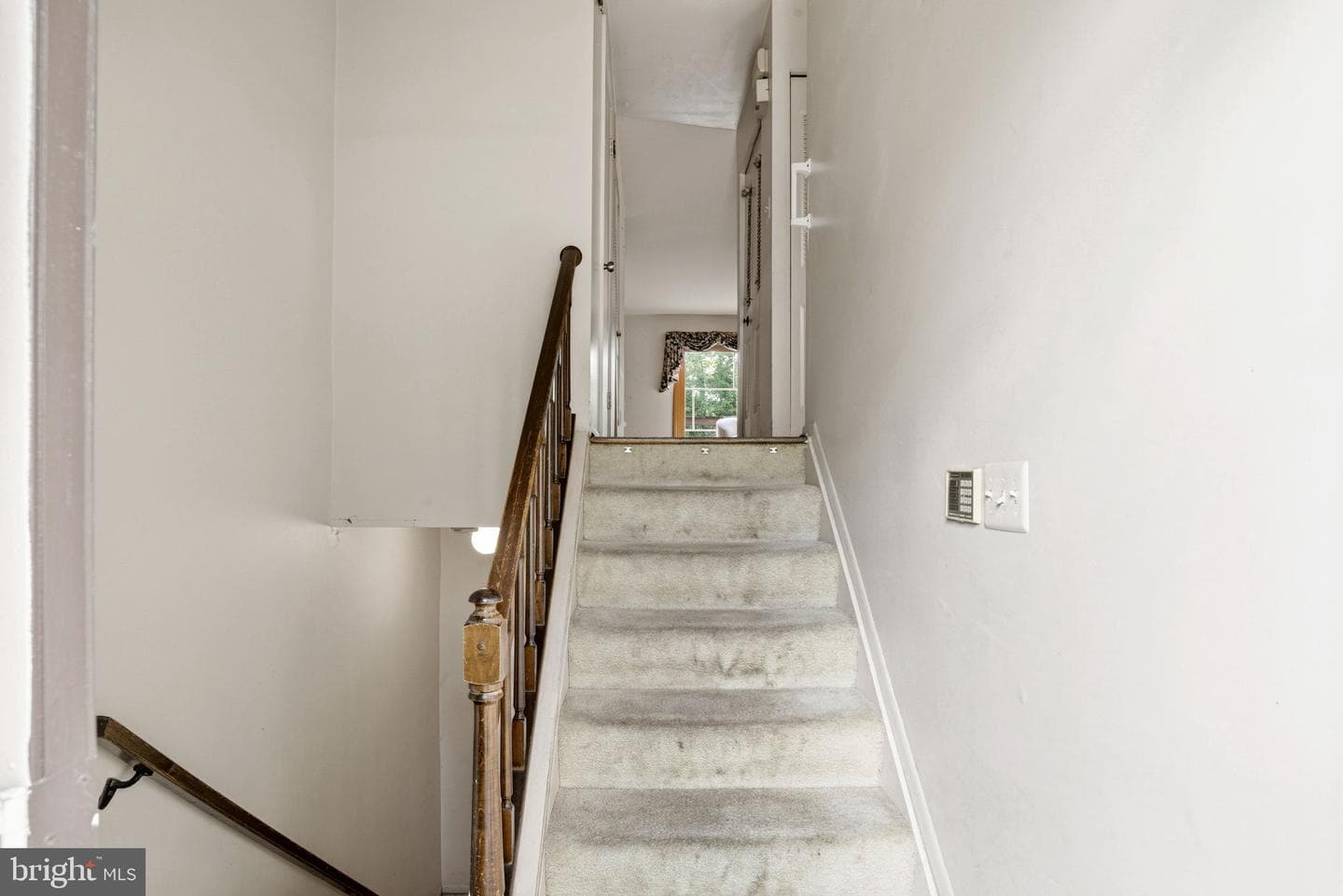 28 Valley Crossing Circle photo 4