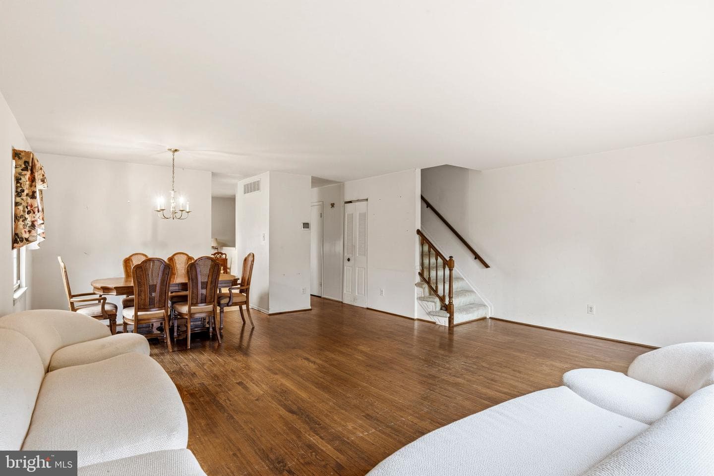 28 Valley Crossing Circle photo 6