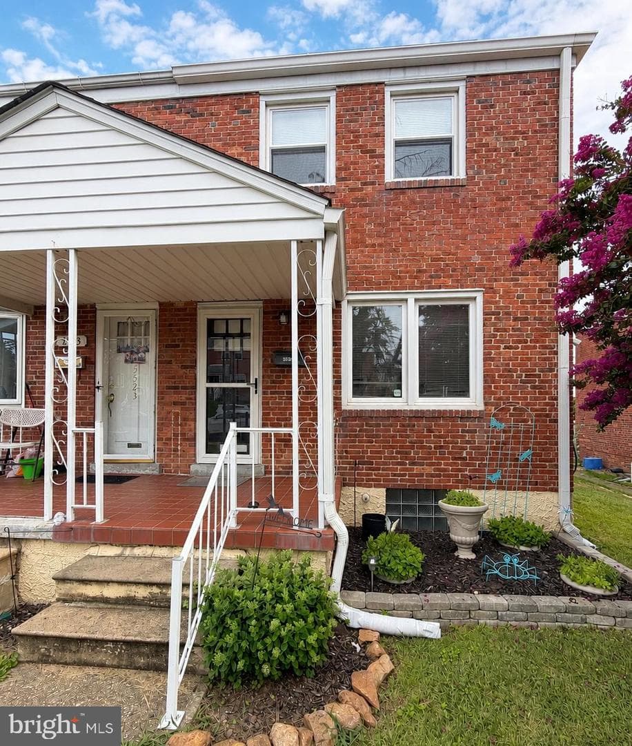 5525 Highridge photo 1