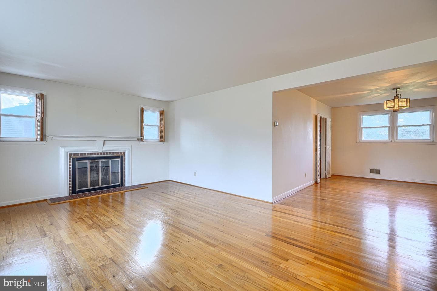 103 Springside Drive photo 3