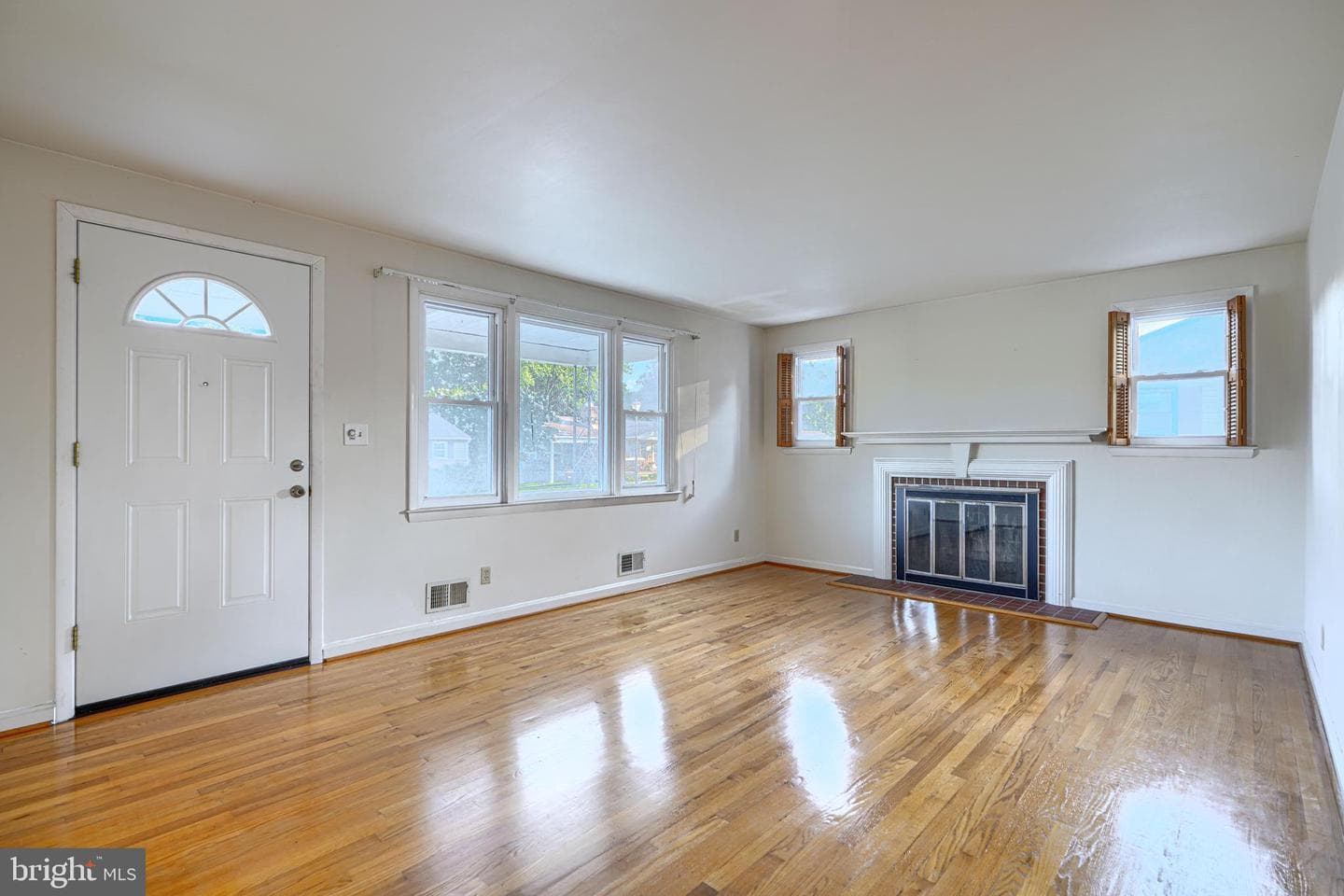 103 Springside Drive photo 4