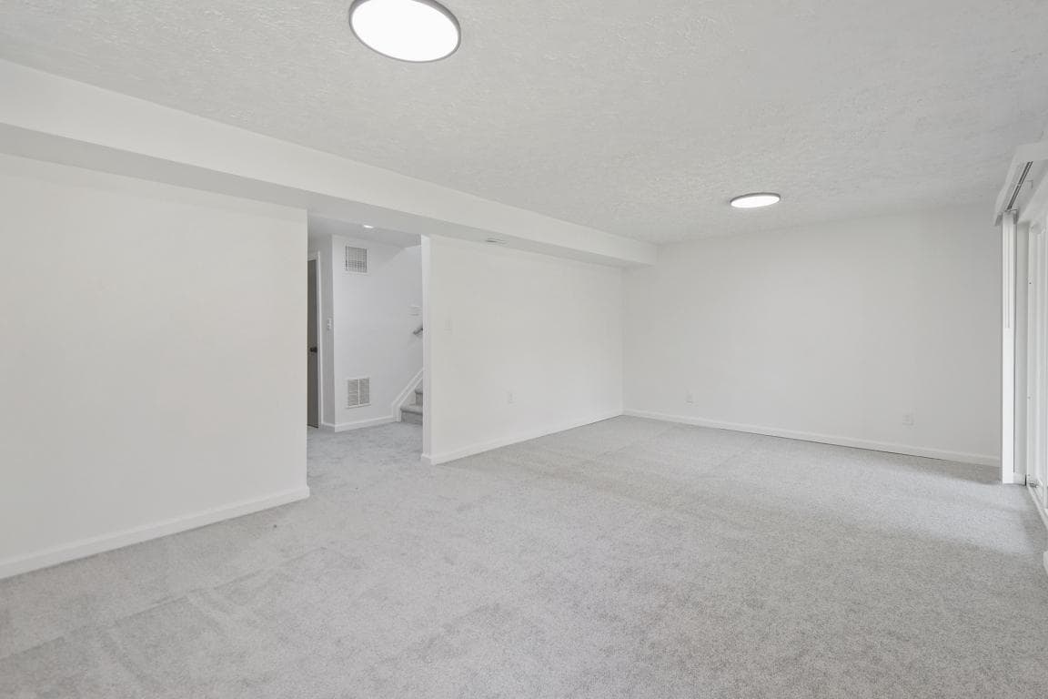 15 Saddlestone Court photo 30