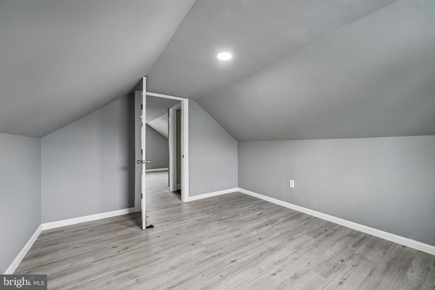 6820 Bessemer Avenue photo 24
