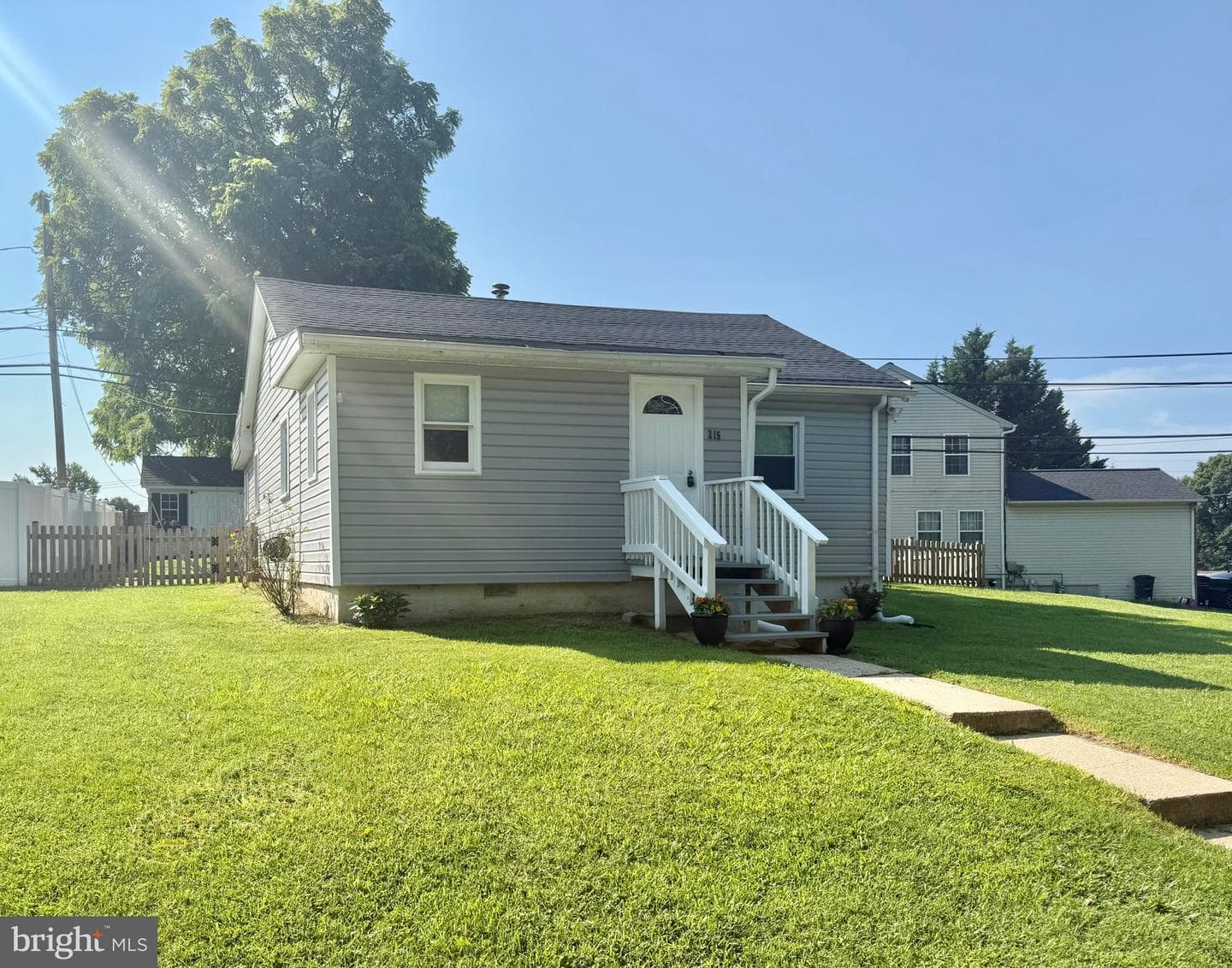 215 Glider Drive photo 2