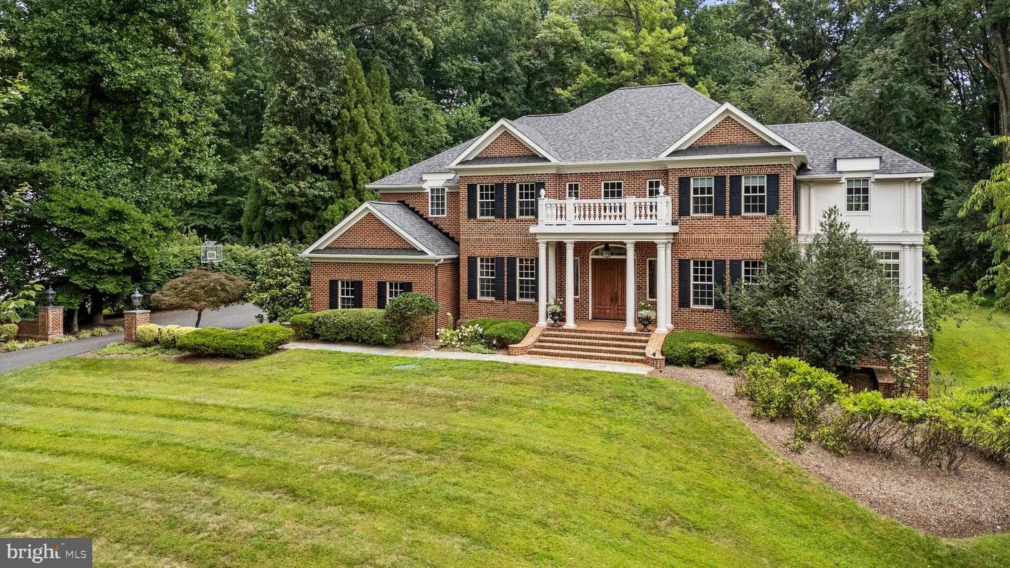 2605 Chestnut Woods Court photo 4
