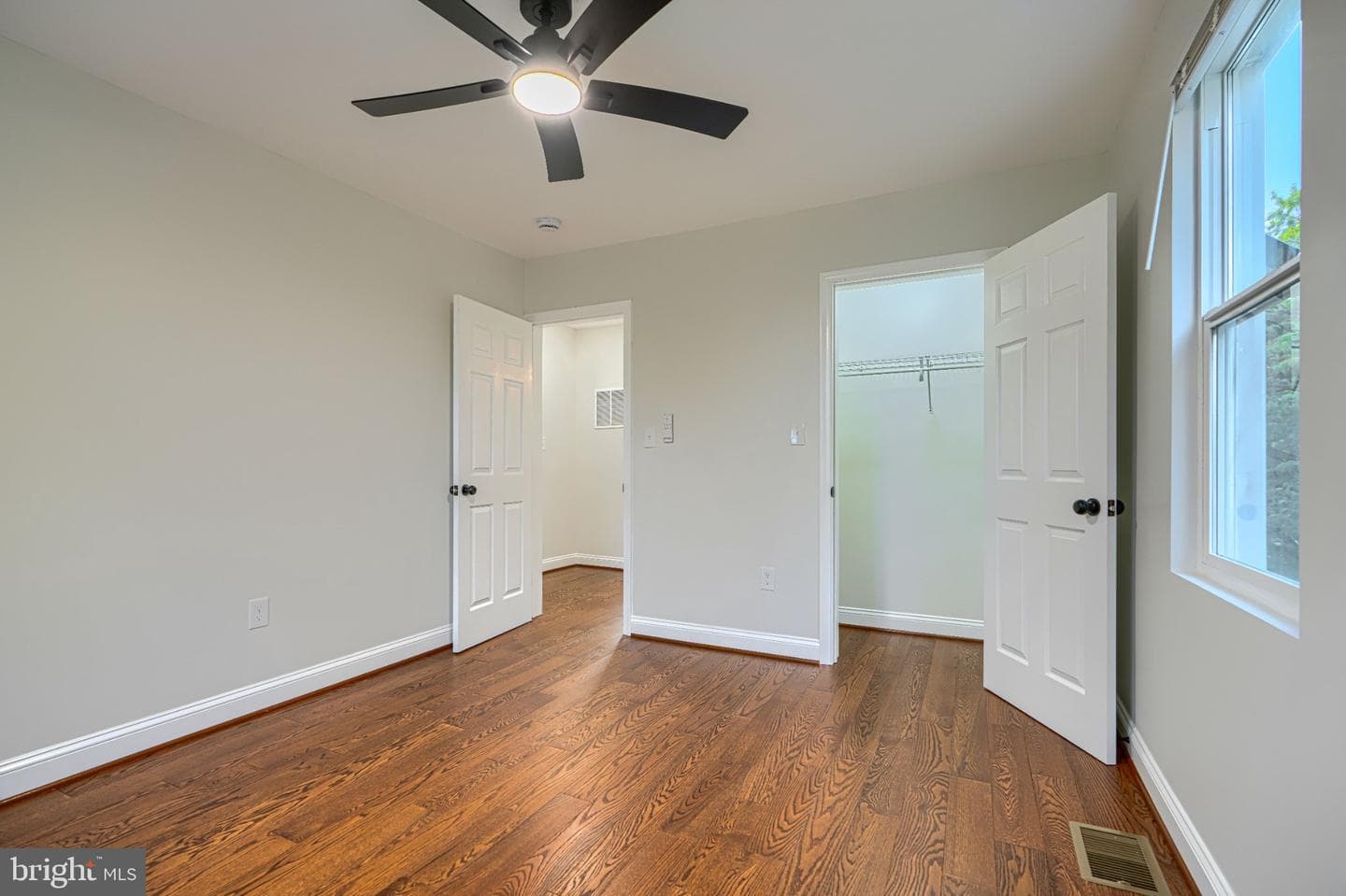 4514 Kenwood Avenue photo 30