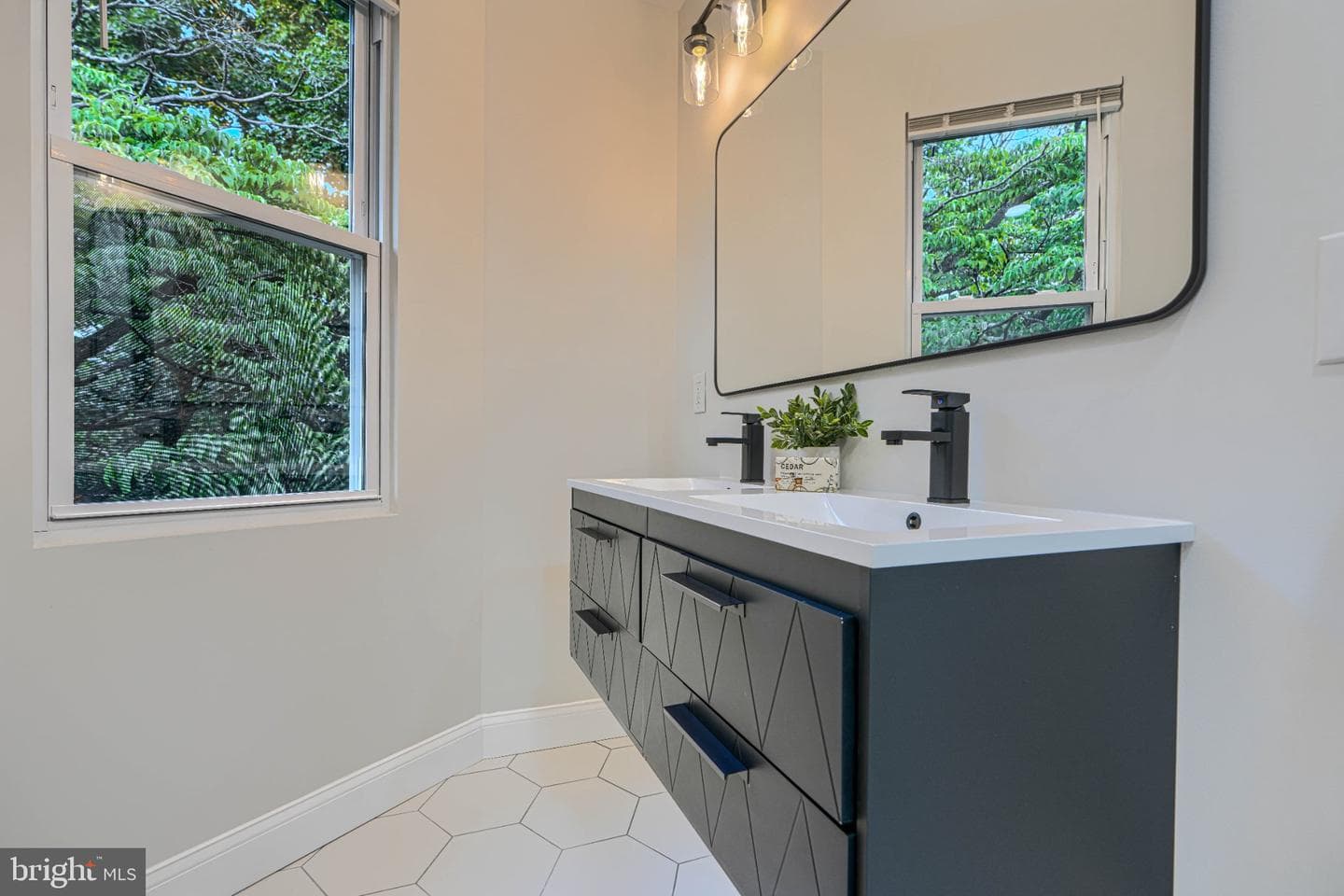 4514 Kenwood Avenue photo 46