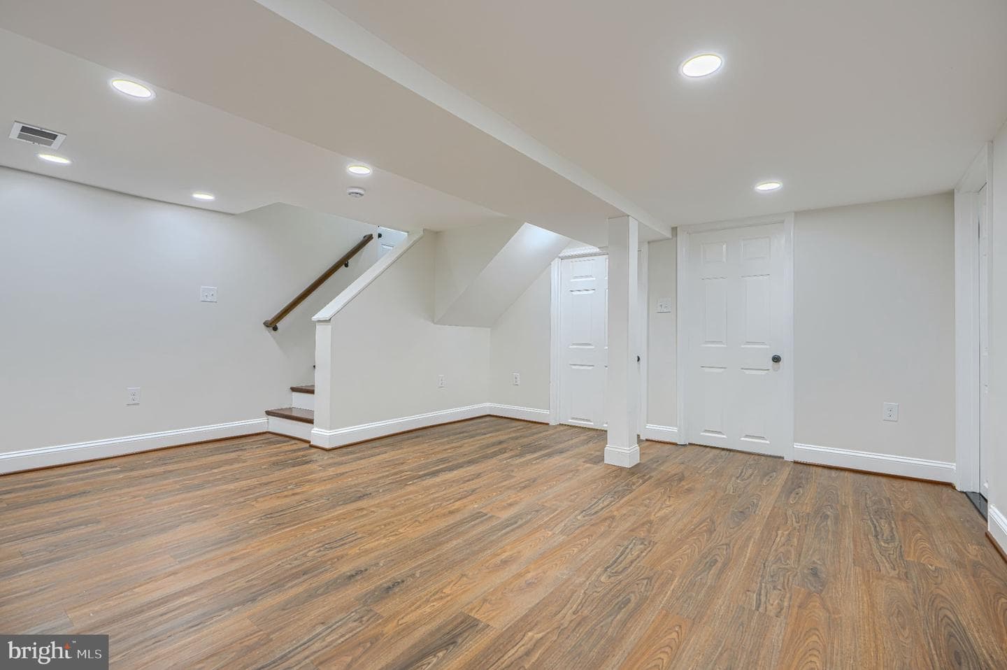 4514 Kenwood Avenue photo 54