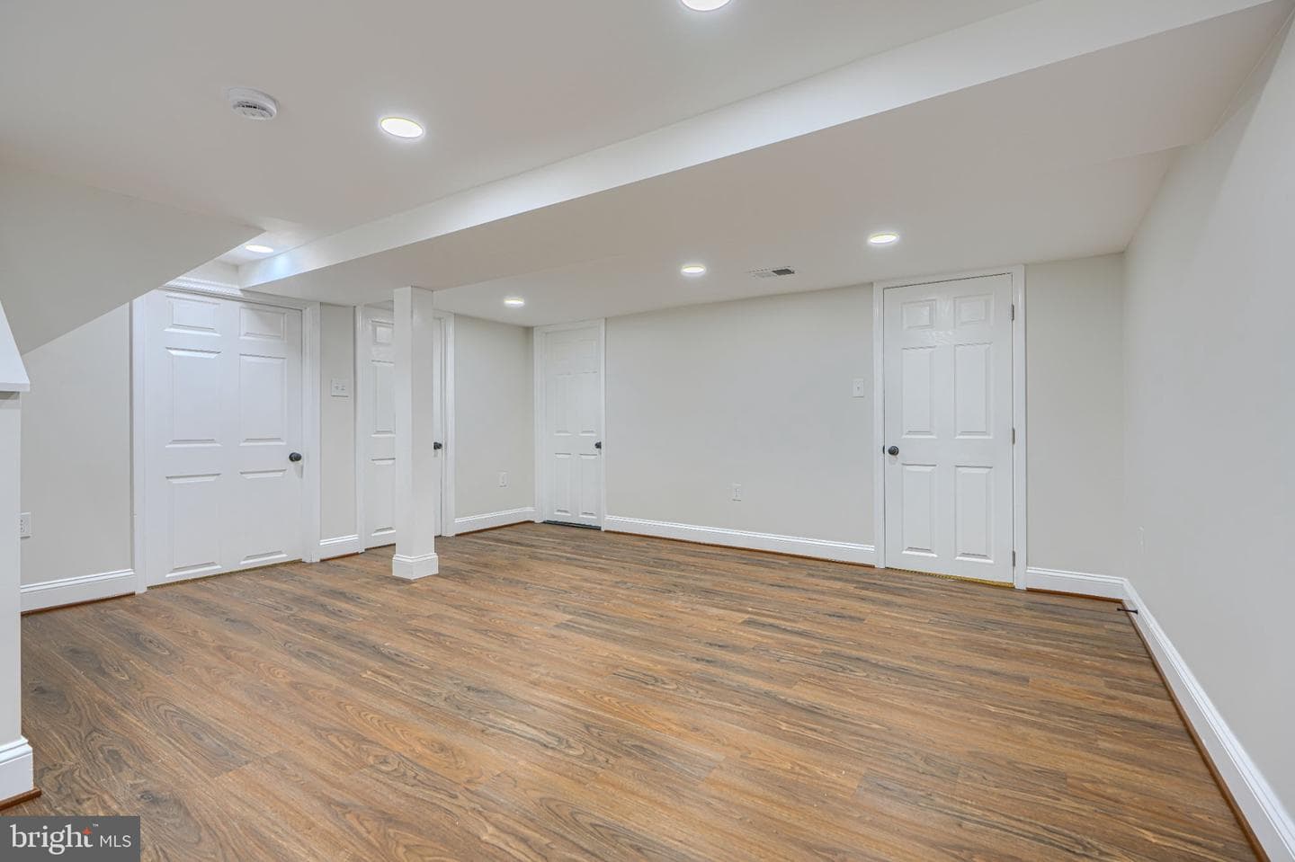 4514 Kenwood Avenue photo 55