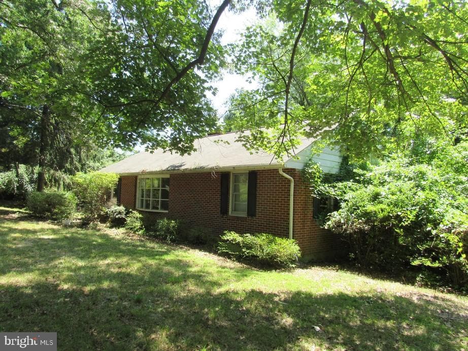 1024 Gladway Road photo 1