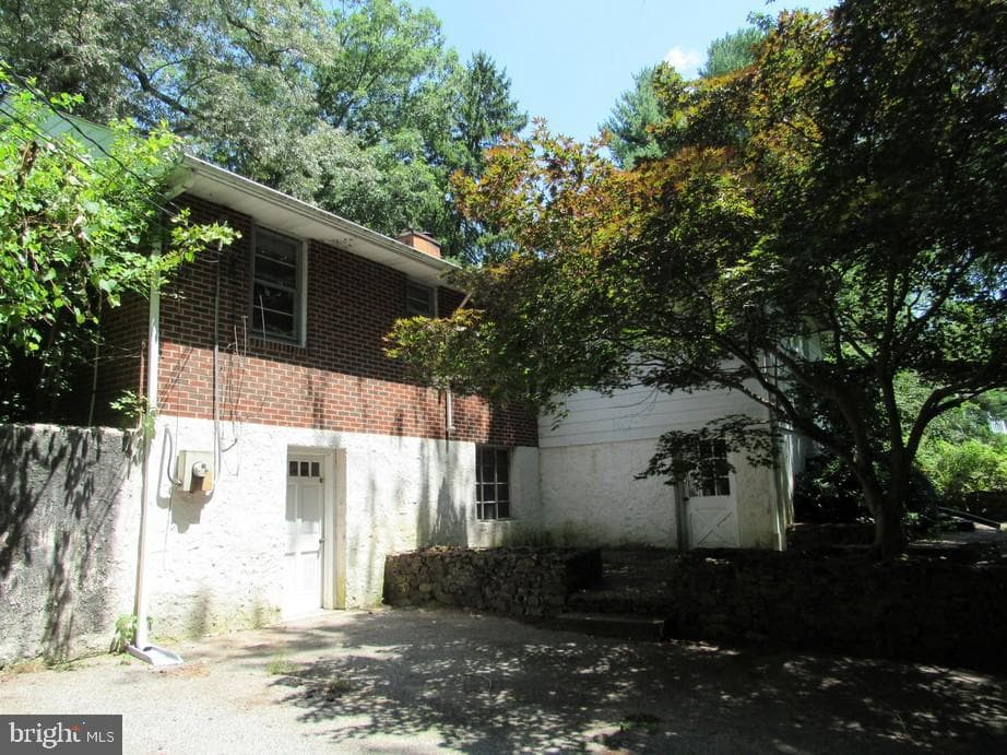 1024 Gladway Road photo 3