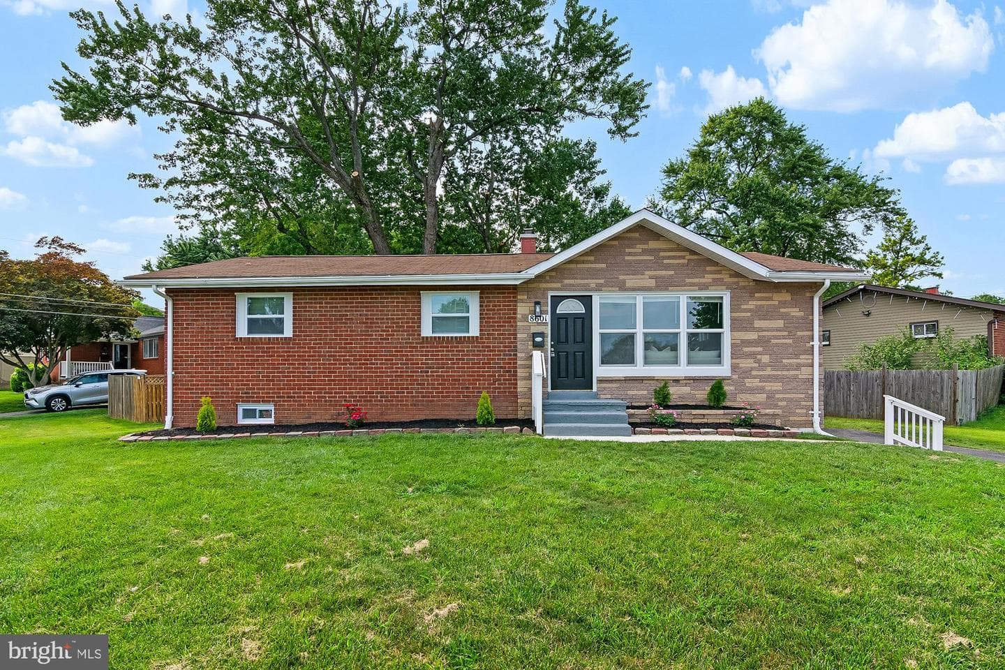 8601 Greens Lane