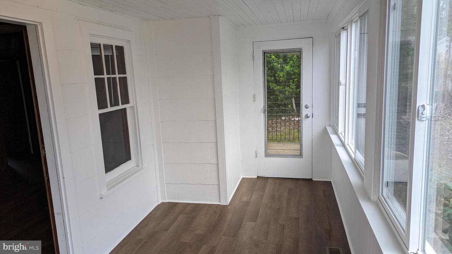 1531 Elm Road photo 4