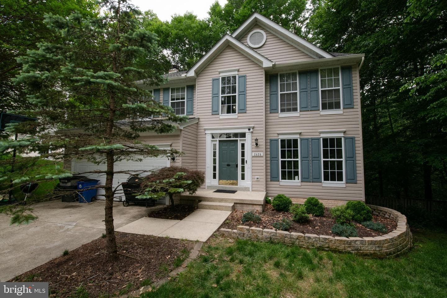 2424 Woodland Court photo 1