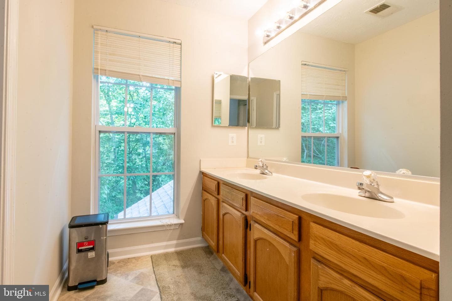2424 Woodland Court photo 39