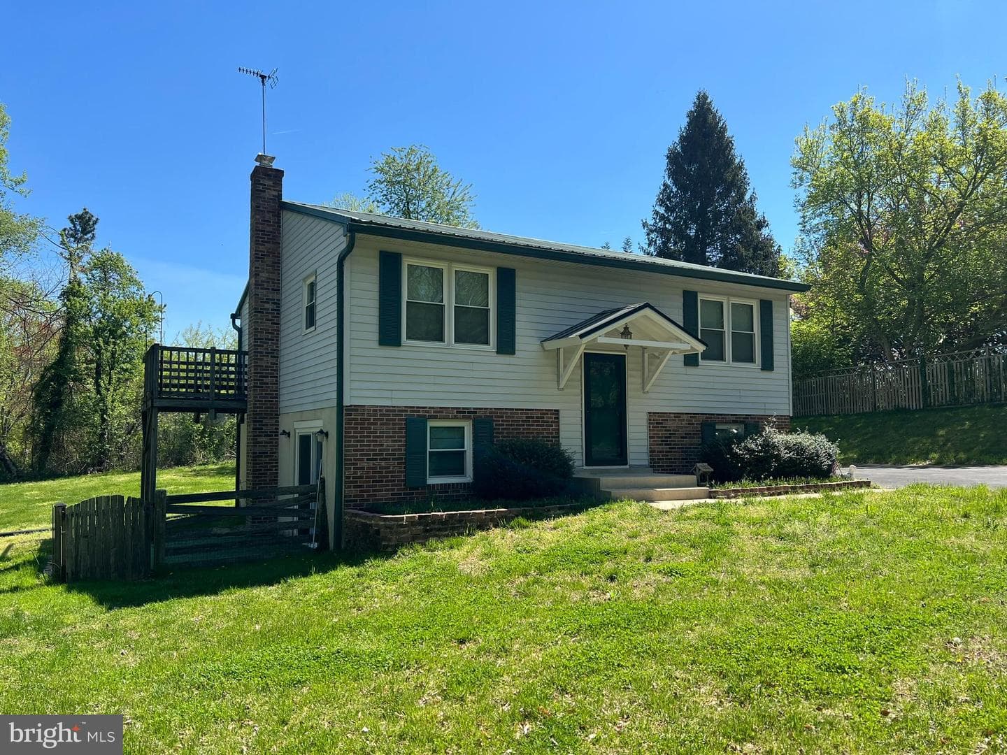 2811 Glasgow Way photo 2