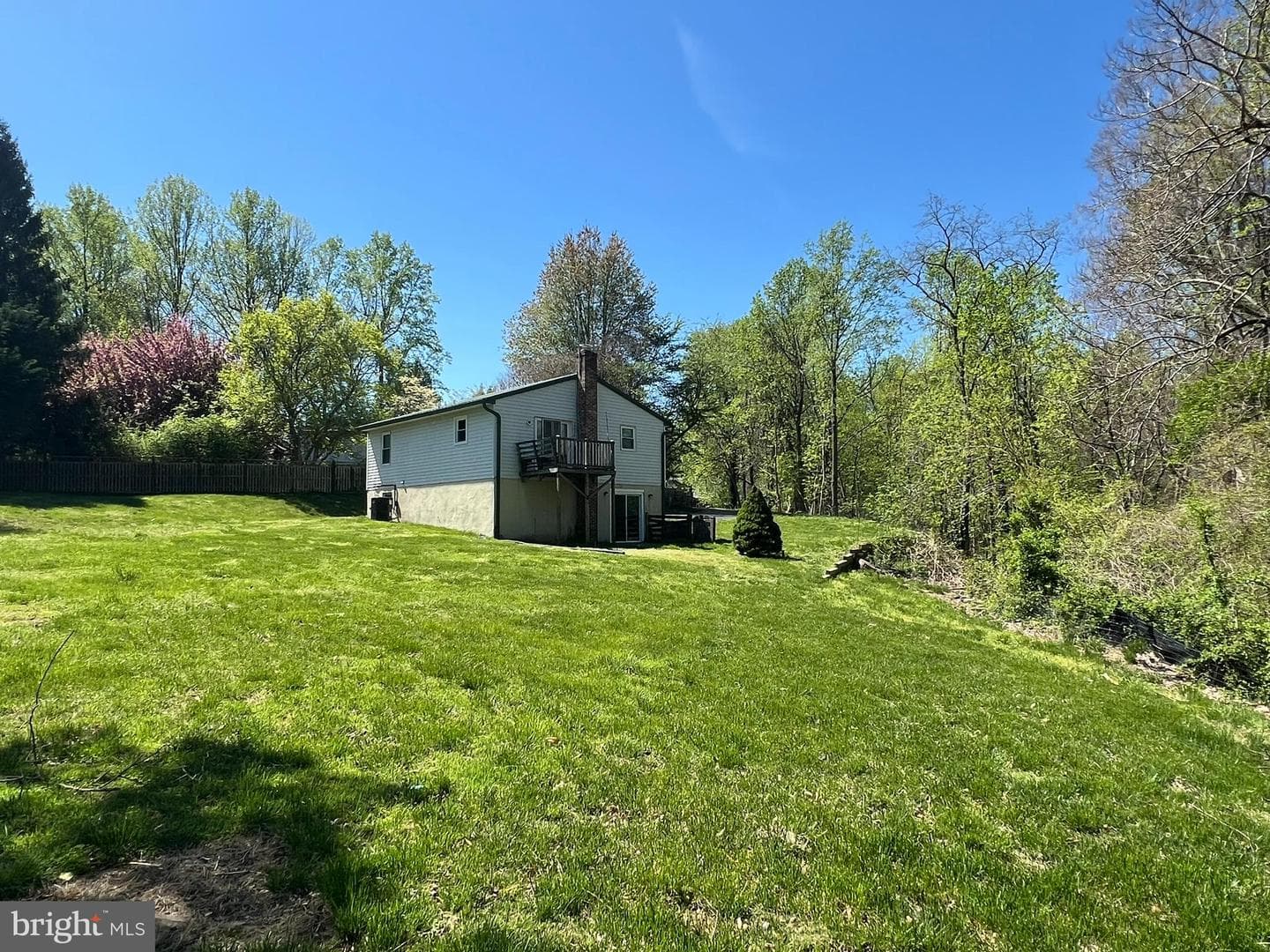 2811 Glasgow Way photo 4