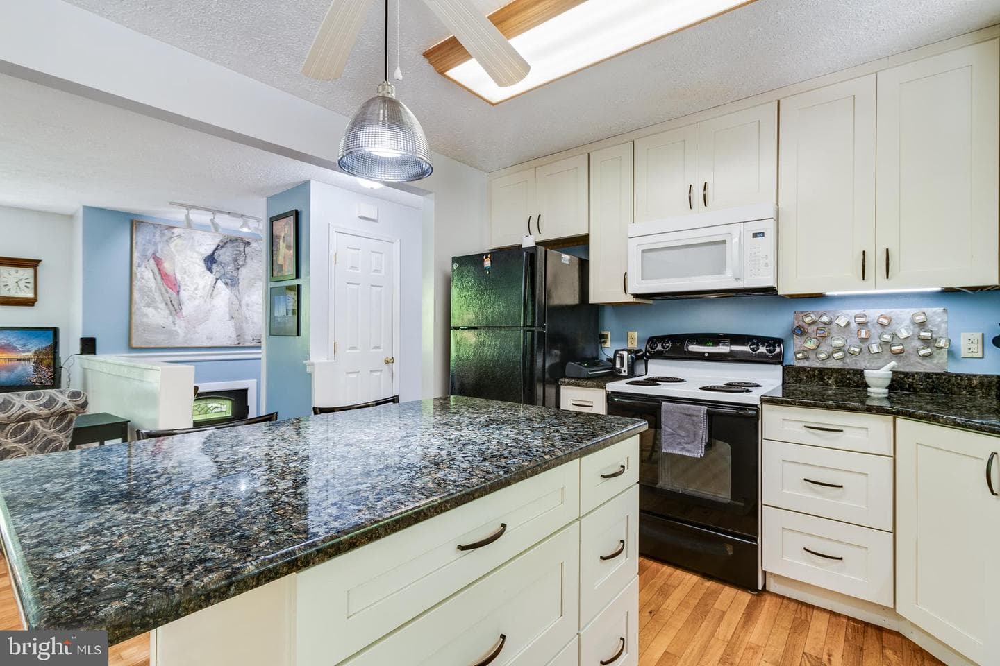 494 Cardinal Drive photo 14
