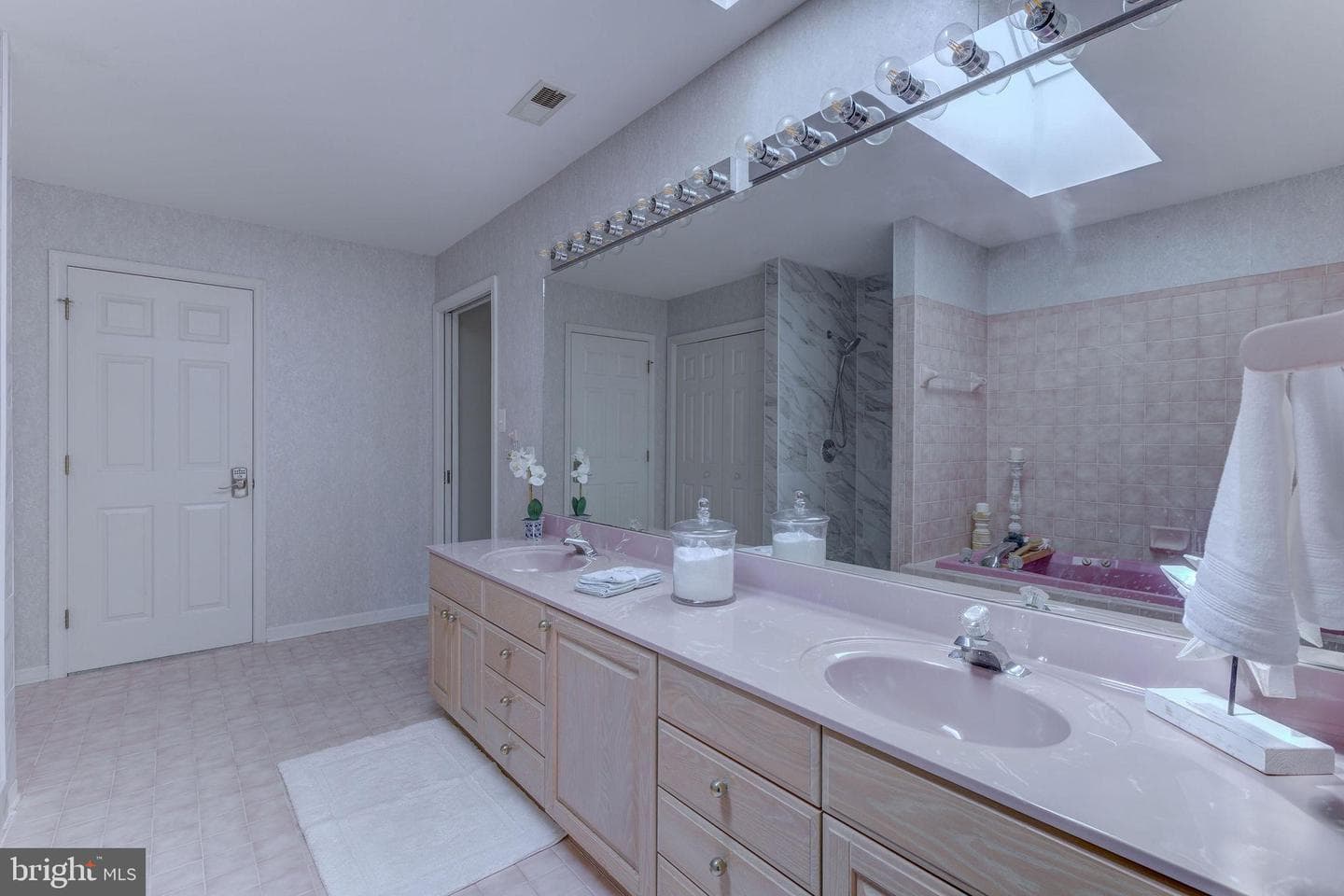 345 Jw Williams Road photo 23