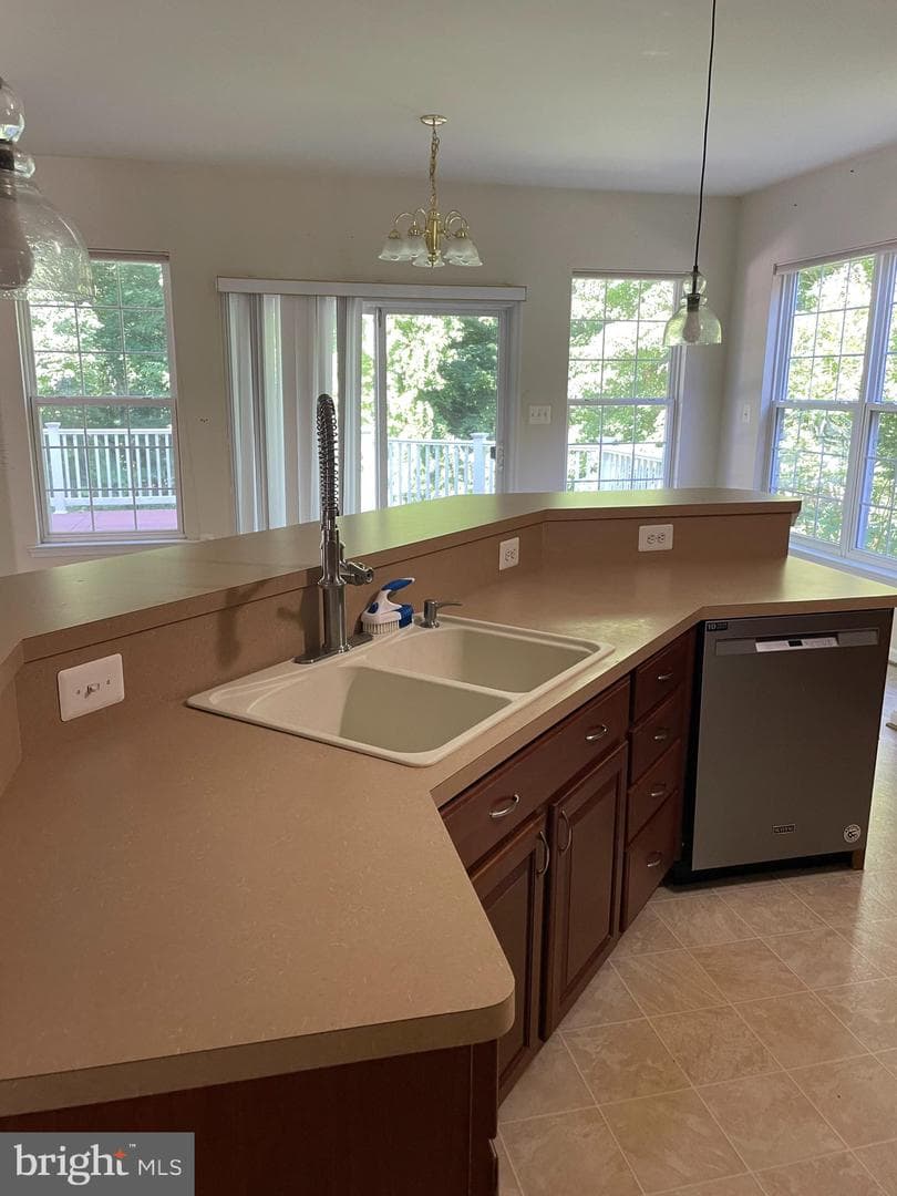 410 Marigolds Way photo 7