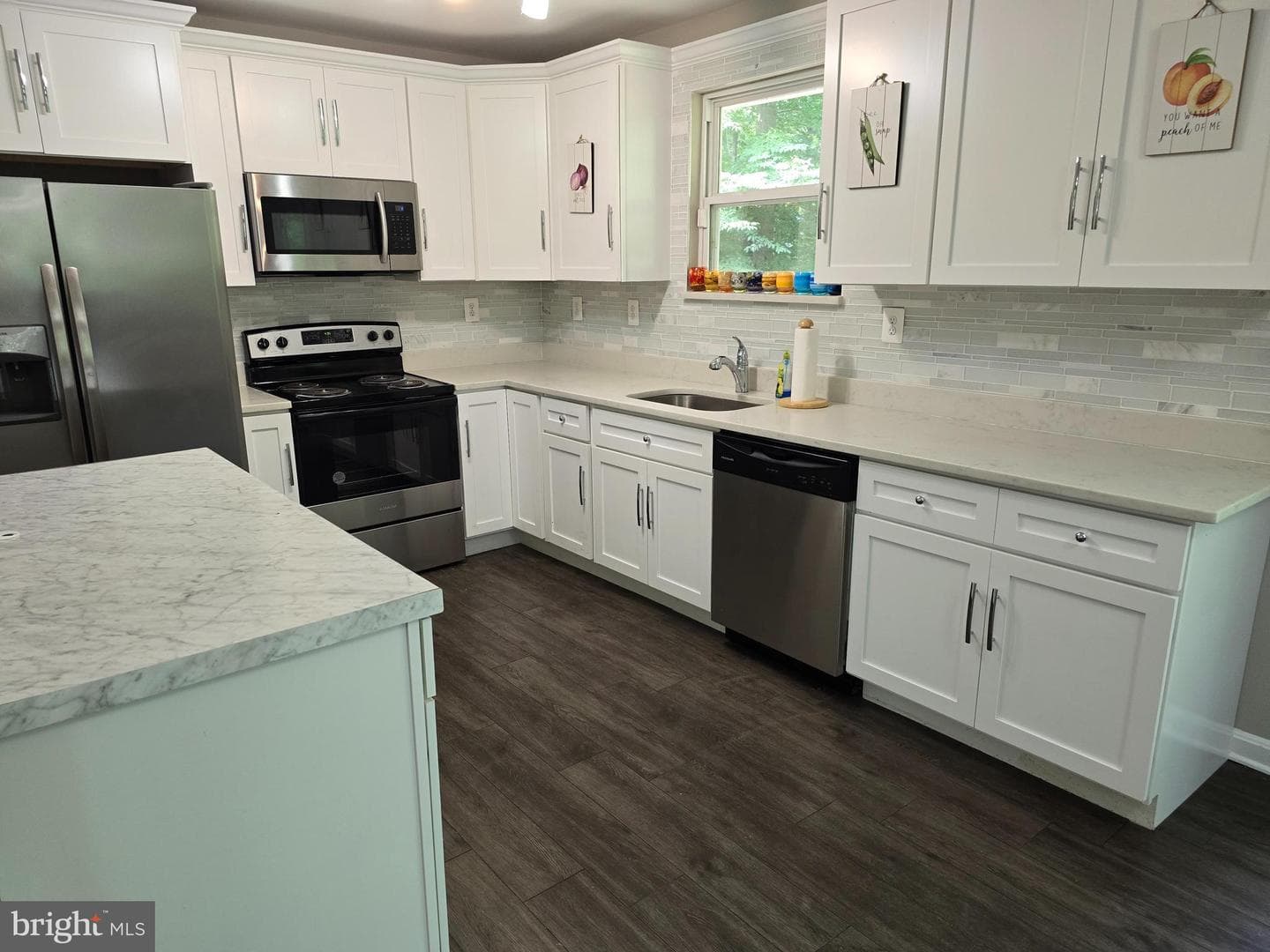 320 Thunderbird Drive photo 10